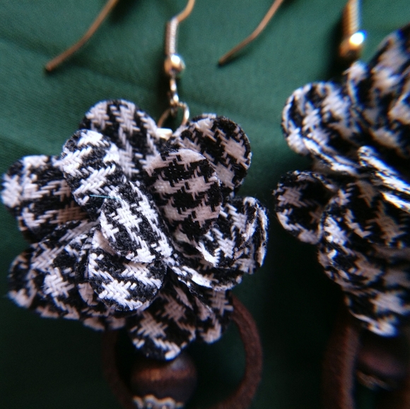 Mixed Media Patterned Drop Earrings - Picture 5 of 5